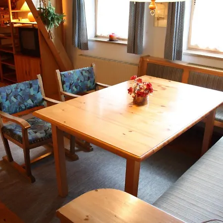 アパート With Balcony And Sauna *